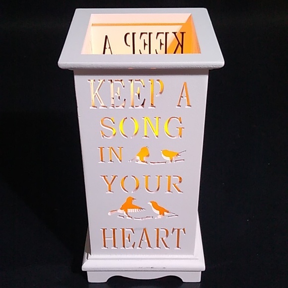 Wooden battery operated table lamp nightlight "KEEP A SONG IN YOUR HEART" DECOR - Picture 12 of 12
